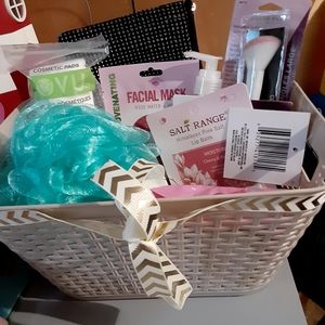 Spa gift basket